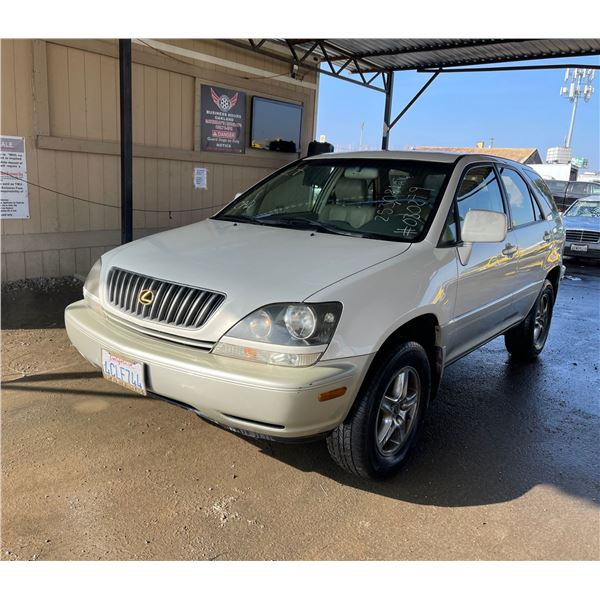 1999	Lexus	RX 300