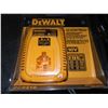 Image 1 : Dewalt 7.2V - 18V Battery Charger