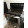 Image 1 : Frigidaire Stove / Convection Oven