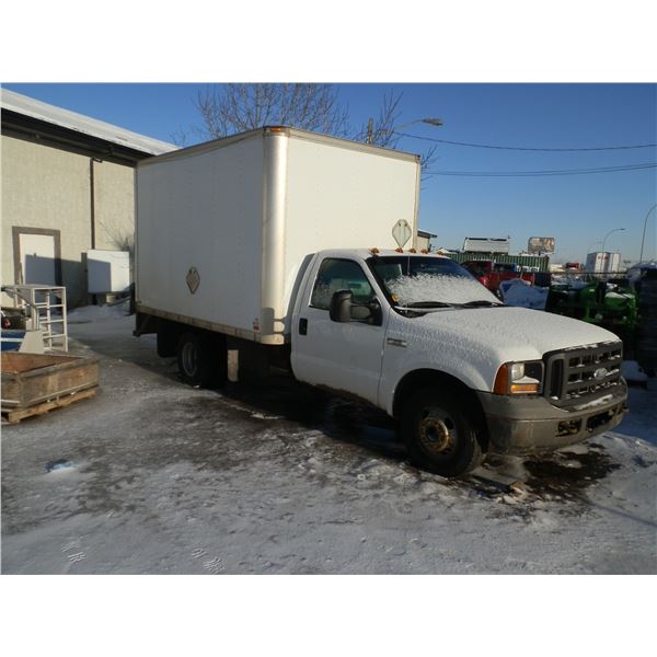 2005 F350 Super Duty Box Truck