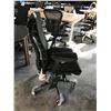 Image 2 : HERMAN MILLER EMBODY BLACK/GRAPHITE FULLY ADJUSTABLE GAMING CHAIR RETAIL $2254.00 CAN