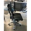 Image 2 : HERMAN MILLER EMBODY BLACK/GRAPHITE FULLY ADJUSTABLE GAMING CHAIR RETAIL $2254.00 CAN