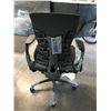 Image 4 : HERMAN MILLER EMBODY BLACK/GRAPHITE FULLY ADJUSTABLE GAMING CHAIR RETAIL $2254.00 CAN