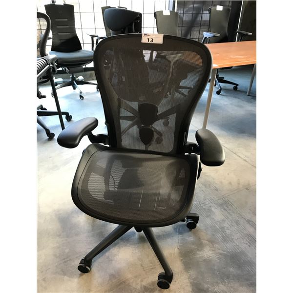 HERMAN MILLER AERON GRAPHITE FULLY ADJUSTABLE TASK CHAIR (SIZE C) RETAIL $2030.00 CAN