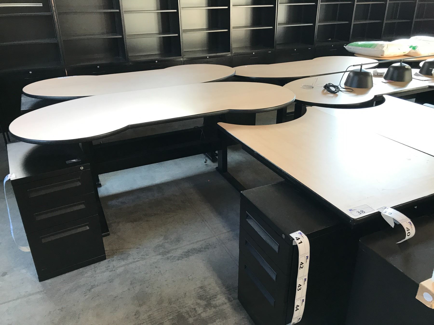 TEKNION MAPLE 6.5' ADJUSTABLE HEIGHT PROGRAMMERS TABLE COMES WITH 4 ...