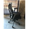 Image 2 : HERMAN MILLER EMBODY BLACK/GRAPHITE FULLY ADJUSTABLE GAMING TASK CHAIR RETAIL $2254 CAN