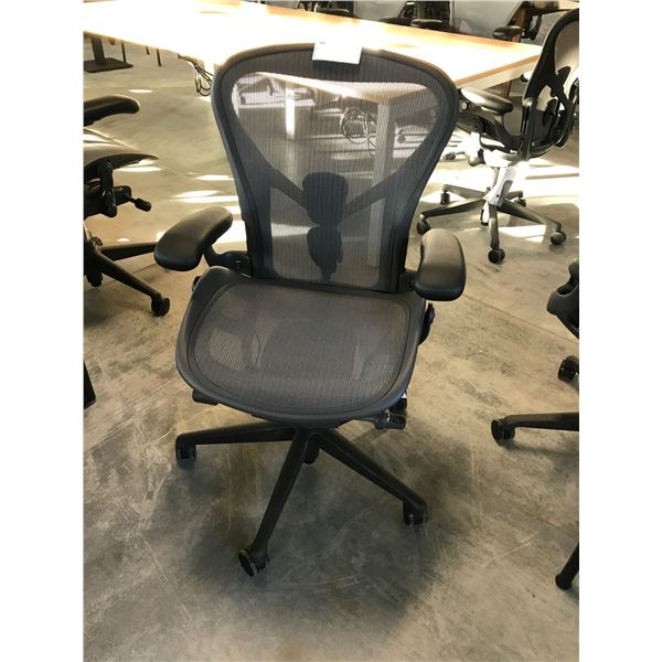 HERMAN MILLER AERON GRAPHITE FULLY ADJUSTABLE (SIZE B) TASK CHAIR  RETAIL PRICE $1806 CAN.