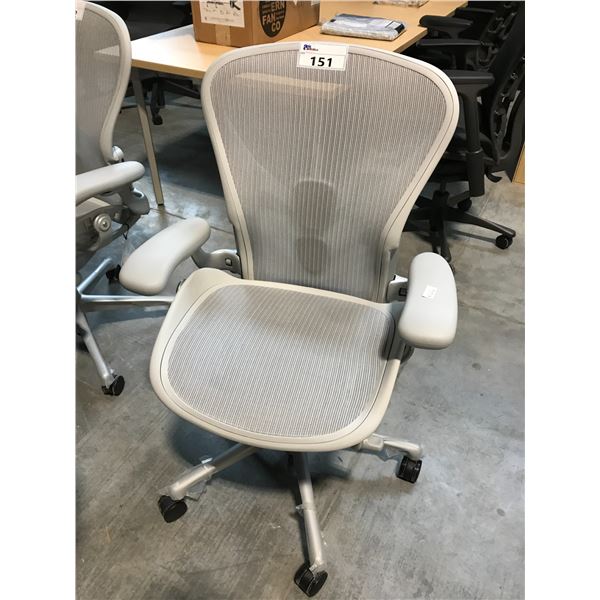 HERMAN MILLER AERON MINERAL GREY FULLY ADJUSTABLE TASK CHAIR SIZE B RETAIL PRICE $1895 CAN