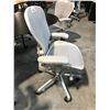 Image 2 : HERMAN MILLER AERON MINERAL GREY FULLY ADJUSTABLE TASK CHAIR SIZE B RETAIL PRICE $1895 CAN