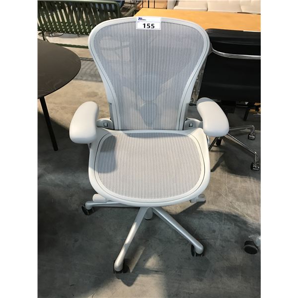 HERMAN MILLER AERON MINERAL GREY FULLY ADJUSTABLE TASK CHAIR SIZE A RETAIL PRICE $1805 CAN