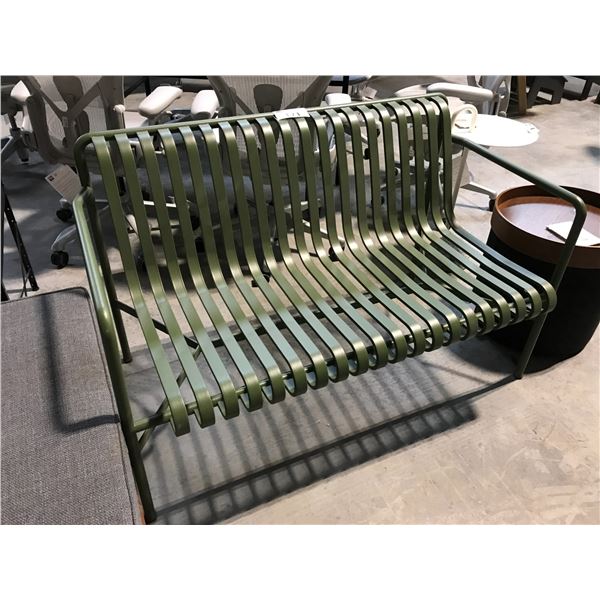 HAY PALISSADE GREEN METAL BENCH