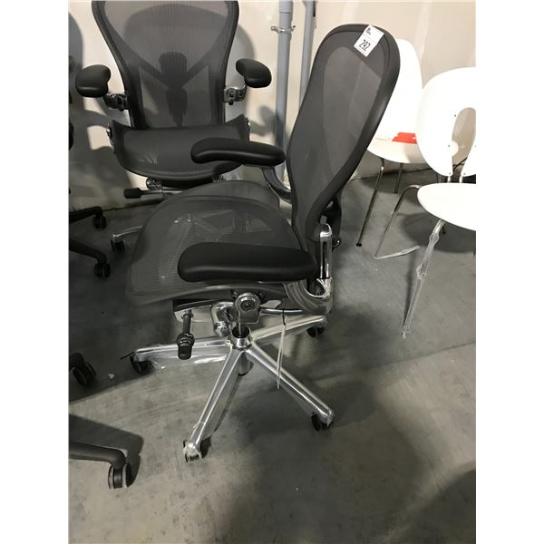 HERMAN MILLER AERON GRAPHITE/CHROME FULLY ADJUSTABLE TASK CHAIR SIZE B RETAIL $2219 CAN