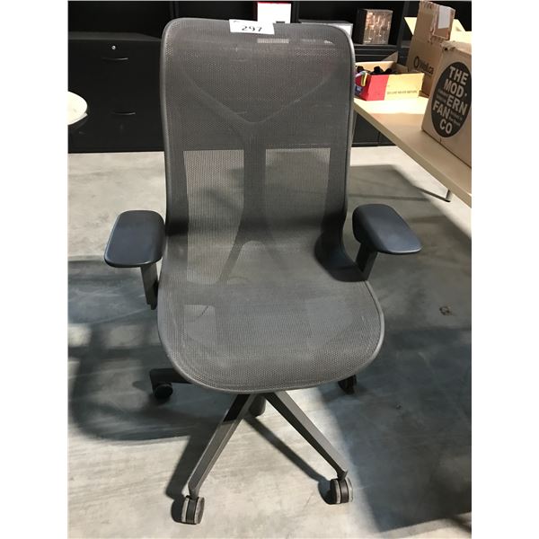 HERMAN MILLER COSM GRAPHITE  MID-BACK EXECUTIVE TASK CHAIR  RETAIL PRICE $1295 CAN.