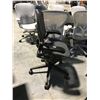 Image 2 : HERMAN MILLER AERON GRAPHITE FULLY ADJUSTABLE TASK CHAIR SIZE B RETAIL $1805 CAN