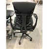 Image 4 : HERMAN MILLER EMBODY BLACK /GRAPHITE FULLY ADJUSTABLE GAMING TASK CHAIR STYLE 2 RETAIL $2254 CAN