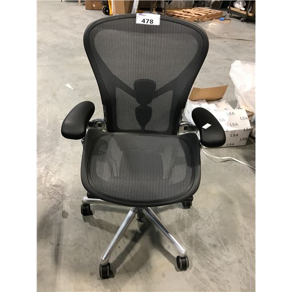 HERMAN MILLER AERON GRAPHITE FULLY ADJUSTABLE SIZE B TASK CHAIR  RETAIL PRICE $2030 CAN