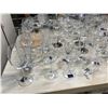 Image 2 : LARGE TABLE LOT OF MISC. GLASSWARE