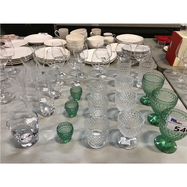 LOT OF MIXED GLASSWARE