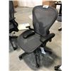 Image 2 : HERMAN MILLER GRAPHITE FULLY ADJUSTABLE TASK CHAIR SIZE B FOR PARTS OR REPAIR