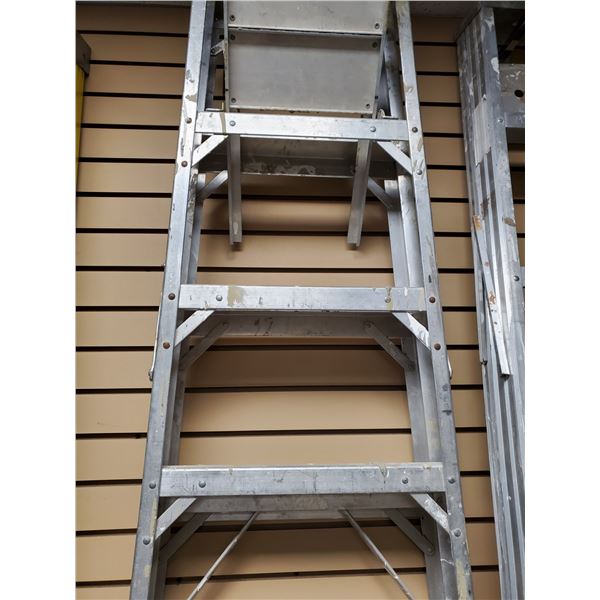 4' LADDER