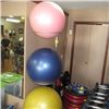 Image 2 : BALL RACK WITH 3 BALLS,