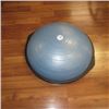 Image 2 : HALF BOSSA BALL,