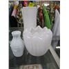 Image 2 : 4 WHITE GLASS VASES