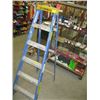 Image 1 : ALUMINUM & FIBREGLASS FEATHERWEIGHT 6' STEPLADDER