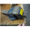 Image 1 : 4" BENCH VICE