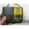 Image 3 : DEWALT 20V CORDLESS BRAD NAILER WITH CHARGER & BAG