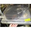 Image 1 : TECHNICS TURNTABLE