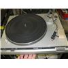 Image 2 : TECHNICS TURNTABLE