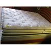 Image 1 : QUEEN SIZE BOX SPRING & MATTRESS