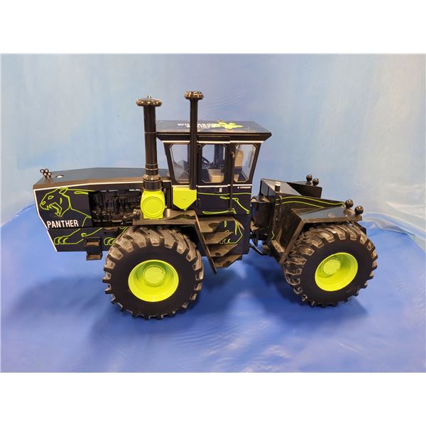 Steiger Panther 1/16 scale model toy