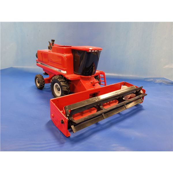 Case IH 2388 Combine 1/32 scale model toy