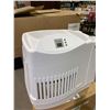 Image 1 : NEW Aircare Products MA1201 Humidifier