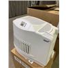 Image 3 : NEW Aircare Products MA1201 Humidifier