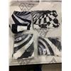 Image 2 : Lot of 4 Kids medium black white hoodies NEW