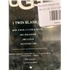 Image 2 : NEW UGG twin knit blanket 61"x90"