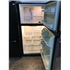 Image 2 : WHIRLPOOL STAINLESS STEEL AND BLACK RH SWING FRIDGE WITH TOP FREEZER