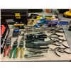 Image 1 : LOT OF ASSORTED ITEMS INCLUDING STANLEY HAND SAWS, POWER FIST THIRD HAND WITH MAGNIFIER,