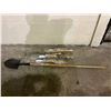 Image 1 : ASSORTED NEW LEE VALLEY TOOLS : SHOVEL, HAND RAKE, HAND PICK, & MORE