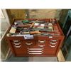 Image 1 : METAL TOOL STORAGE CABINET WITH ASSORTED TOOLS