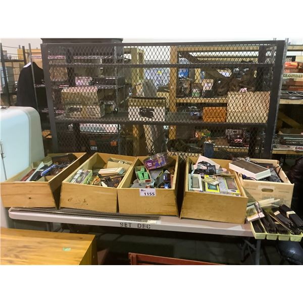 LARGE COLLECTION OF VINTAGE TRAIN TOY PARTS AND PIECES