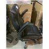 Image 2 : BLACK LAZBOY BLACK EXECUTIVE OFFICE CHAIR