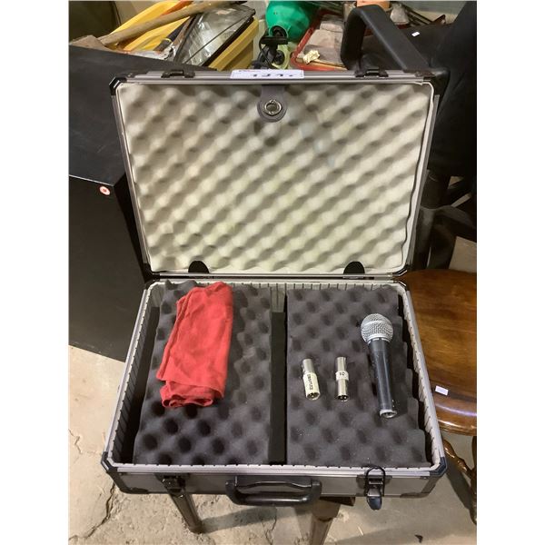 SHURE SM58 MICROPHONE & 2 MICROPHONE CABLE ADAPTERS IN CARRYING CASE