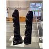 Image 2 : PAIR OF FIRST NATION CARVED TOTEM POLES 8" TALL