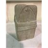 Image 3 : MADE IN USA THE KISS 1916 LIMESTONE 23 X 13 /4 X 10 3/4"