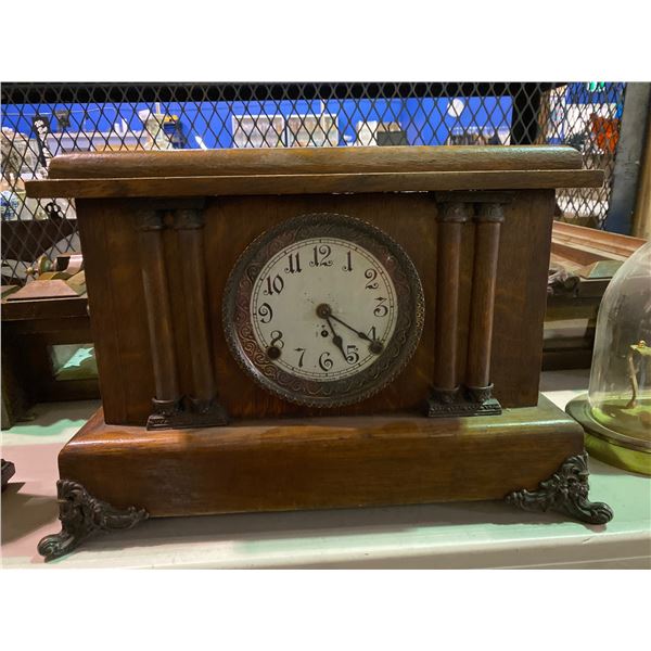 WOOD MANTEL CLOCK