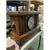 Image 2 : WOOD MANTEL CLOCK